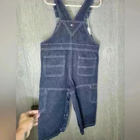 Baby Tommy Hilfiger overalls with snap legs. Size 18-24 months - Picture 3 of 6